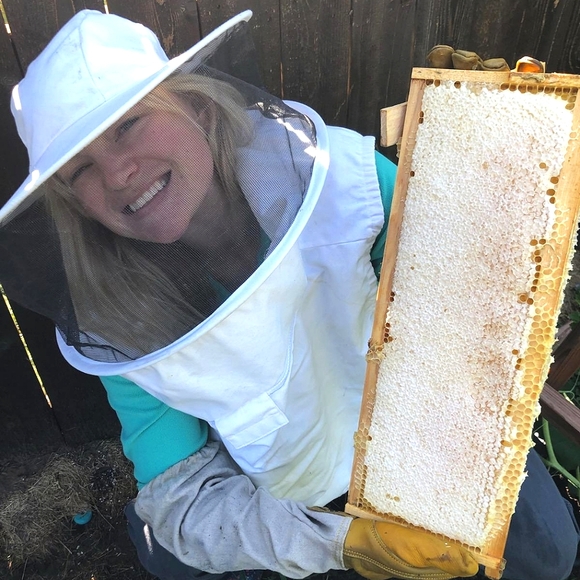 Meet your Posher, Jackie - Picture 4 of 4